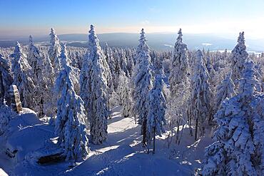 Winter landscape in the Fichtel Mountains, view from the Ochsenkopf, Bayreuth County, Upper Franconia, Bavaria, Germany, Europe