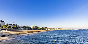 Arcachon beach and promenade, Arcachon Bay, Aquitaine, New Aquitaine, France, Europe