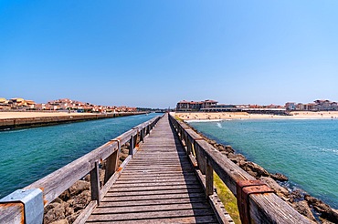 Capbreton village on the coast of the French Basque Country, view of the large beach from the footbridge, France, Europe