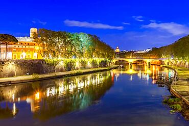 View from the Bridge of Angels to the Ponte Umberto I over the Tiber in the evening light, Rome, Lazio, Italy, Europe