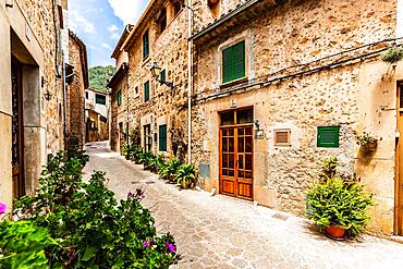 Street in the old town of Mallorca, Alcudia