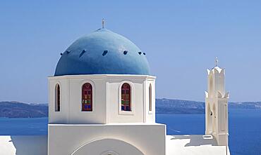 Close-up of blue dome of whitewashed church, Ia, Oia, Santorini, Greece, Europe