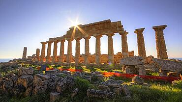 HDR shot, backlight, sun as star, super wide angle shot, temple C, Apollo temple, Selinunte, archaeological site, temple, southwest Sicily, Sicily, Italy, Europe