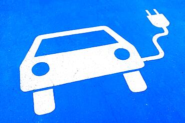 Parking space for e-cars while charging at a charging station, Duesseldorf, North Rhine-Westphalia, Germany, Europe