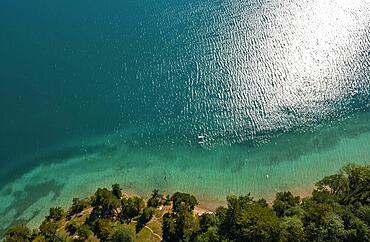 Drone shot, from above, bathing beach with boats at Fuschlsee, Fuschl am See, Salzkammergut, Land Salzburg, Austria, Europe