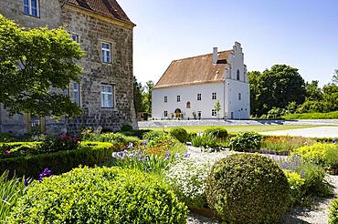 Flower garden in the Obernberg castle area, Obernberg am Inn, Innviertel, Upper Austria, Austria, Europe