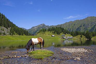 Austria, Styria, Schladming, Obertal, Duisitzkarsee, mountain lake, Duisitzkarhuette, Fahrlechnerhuette, Schladminger Tauern, Europe