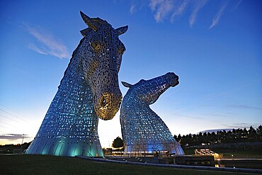 The horse figures of the Kelpies, horse heads, Falkirk, sculptures, dusk, Scotland, Great Britain