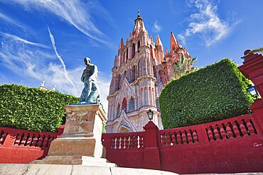 San Miguel de Allende, Landmark Parroquia De San Miguel Arcangel cathedral in historic city center