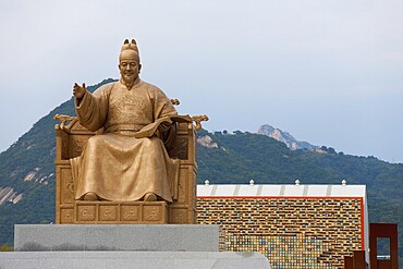 A statue of King Sae Jong Dae in front of the Gyeongbokgung palace complex in Seoul, South Korea, Asia