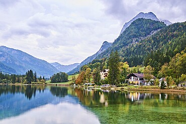 Hintersee in autumn colours, Ramsau, Berchtesgaden National Park, Berchtesgadener Land district, Upper Bavaria, Bavaria, Germany, Europe