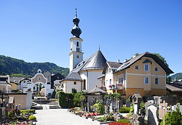 Cemetery with the Parish Church, St. Gilgen, Salzkammergut, Salzburg State, Austria, Europe