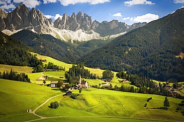 Fünser Valley with Geisler peaks (Geisel Group), South Tyrol, Italy, Europe