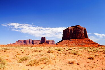 Very hot day in Monument Valley - Iconic peaks of rock formations in the Navajo Park, Utah