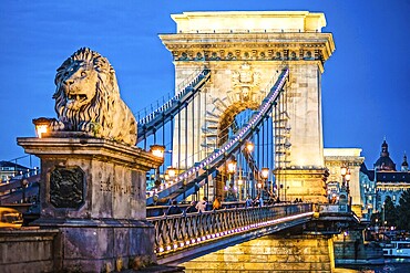 Szechenyi Chain Bridge night view (Budapest, Hungary). Shooting Location: Hungary, Budapest