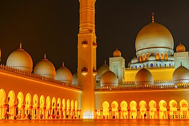 Shakezy Cayd Grand Mosque United Arab Emirates. Shooting Location: Abdabi
