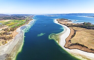 Aerial view, panorama of the Markelfinger Winkel in western Lake Constance, on the right the Mettnau peninsula, on the left the shore of Lake Constance near Markelfingen at low tide with the island of Reichenau on the horizon, district of Constance, Baden-Württemberg, Germany, Europe