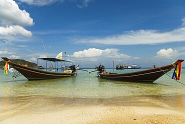 Longtail boats at Ao Chaloklum Beach, Koh Phangan Island, Gulf of Thailand, Thailand, Southeast Asia, Asia