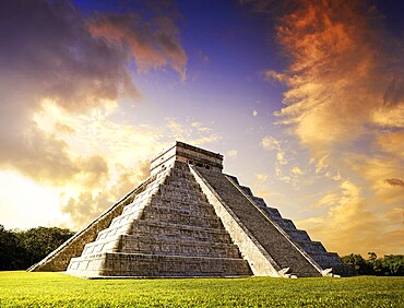 Chichen Itza pyramid El Templo Kukulcan temple in Mexico Yucatan