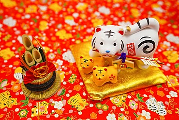 Tiger doll and background background (New Years card material). Shooting Location: Tokyo metropolitan area