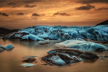 Glacier Svinafelljokull in sunset, Skaftafell national park, Iceland