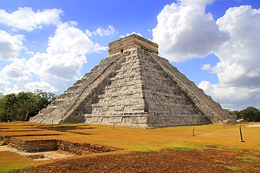 Chichen Itza Kukulcan Mayan Pyramid new underground excavation discoveries