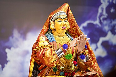 Kathakali performance in Kerala, malayalam traditional classic indian dance, mime, drama and music act, hindu mythology story, puranas, Thekkady in India, 25.03.2025