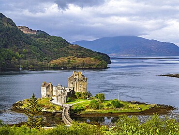 Eilean Donan Castle, Loch Duich, Isle of Skye, Highlands, Scotland, UK
