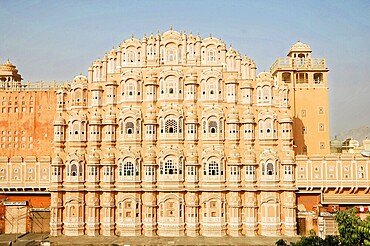 Jaipur, Rajasthan, North India, India, Asia, Front view of the majestic Hawa Mahal with its famous pink architecture
