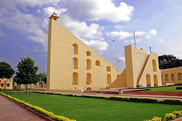 Jantar Mantar Observatory, Jaipur, Rajasthan, North India, Asia, Large observatory with geometric structures under a blue sky in a garden, India