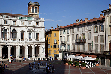 Piazza Vecchia at sunset, Bergamo, Lombardy, Italy, Europe