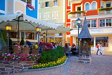 Cafe, Ortisei, Gardena Valley, Bolzano Province,Trentino-Alto Adige/South Tyrol, Italian Dolomites, Italy, Europe