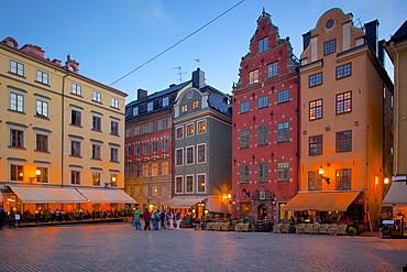 Stortorget Square cafes at dusk, Gamla Stan, Stockholm, Sweden, Scandinavia, Europe