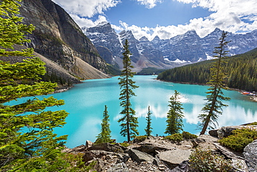 Moraine Lake and the Valley of the Ten Peaks, Banff National Park, UNESCO World Heritage Site, Canadian Rockies, Alberta, Canada, North America