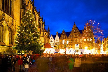 St. Lambert's Church and Prinzipalmarkt at Christmas, Munster, North Rhine-Westphalia, Germany, Europe