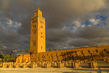 View of Koutoubia Mosque against stormy skies, UNESCO World Heritage Site, Marrakesh (Marrakech), Morocco, North Africa, Africa