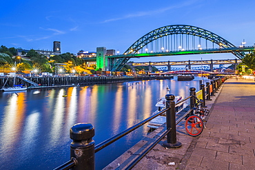 View of Tyne River and Tyne Bridge at dusk, Newcastle-upon-Tyne, Tyne and Wear, England, United Kingdom, Europe