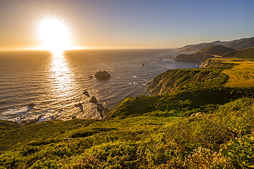 View of Bixby Bridge on Big Sur Coastline, Highway 1, Pacific Coast Highway, Pacific Ocean, California, United States of America, North America