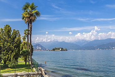 View of Isola Bella, Borromean Islands from Stresa, Lago Maggiore, Piedmont, Italian Lakes, Italy, Europe