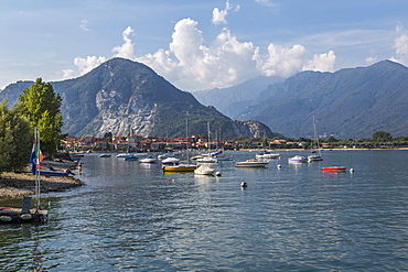 View of Feriolo and boats on Lake Maggiore, Lago Maggiore, Piedmont, Italian Lakes, Italy, Europe