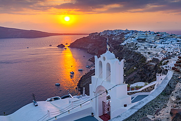 View of Oia village at sunset, Santorini, Cyclades, Aegean Islands, Greek Islands, Greece, Europe