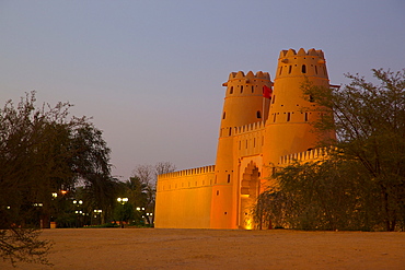 Al Jahili Fort at dusk, Al Jahili Park, Al Ain, Abu Dhabi, United Arab Emirates, Middle East