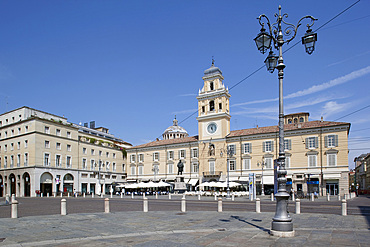 Piazza Garibaldi and Palazzo Del Govenatore, Parma, Emilia Romagna, Italy, Europe