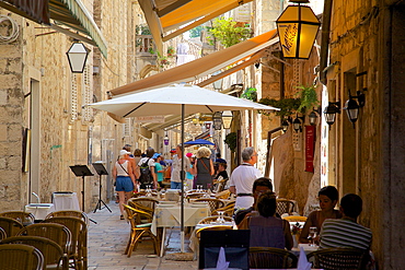 Busy narrow street, Dubrovnik, Dalmatia, Croatia, Europe