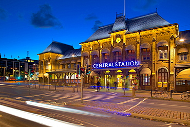 Central Station at dusk, Drottningtorget, Gothenburg, Sweden, Scandinavia, Europe