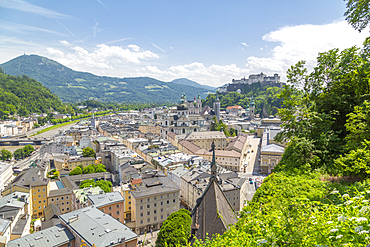 View of Salzach River, The Old City and Hohensalzburg Castle to the right, Salzburg, Austria, Europe