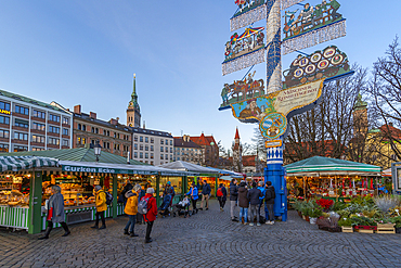 View of Viktualienmarkt at Christmas, Munich, Bavaria, Germany, Europe