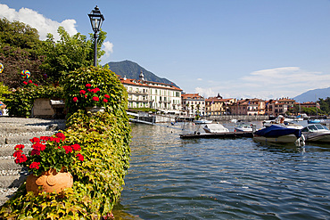 Town and lakeside, Menaggio, Lake Como, Lombardy, Italian Lakes, Italy, Europe