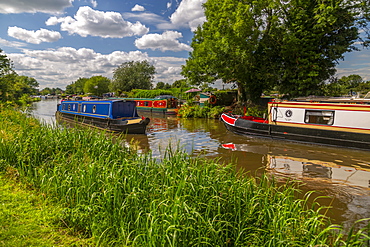 View of canal at Shardlow on a sunny day, South Derbyshire, Derbyshire, England, United Kingdom, Europe