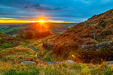 View of sunset from Baslow Edge, Derbyshire Peak District, Derbyshire, England, United Kingdom, Europe